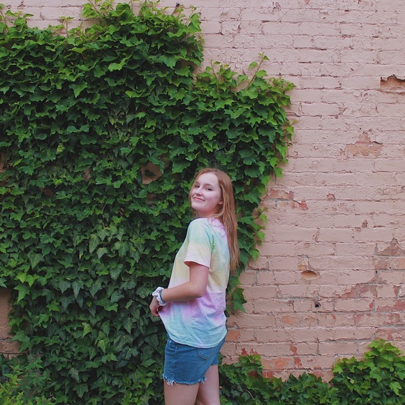 Meet your Posher, Julie - Picture 1 of 1